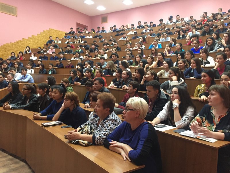 В УлГПУ прошла встреча администрации вуза с  иностранными студентами, где были обсуждены вопросы условий проживания в общежитии, обучения и внеучебной деятельности