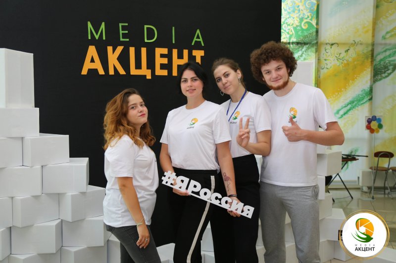 Студенты УлГПУ – члены студенческого медиацентра «ULEY» – пройдут 10-дневную стажировку в федеральных СМИ