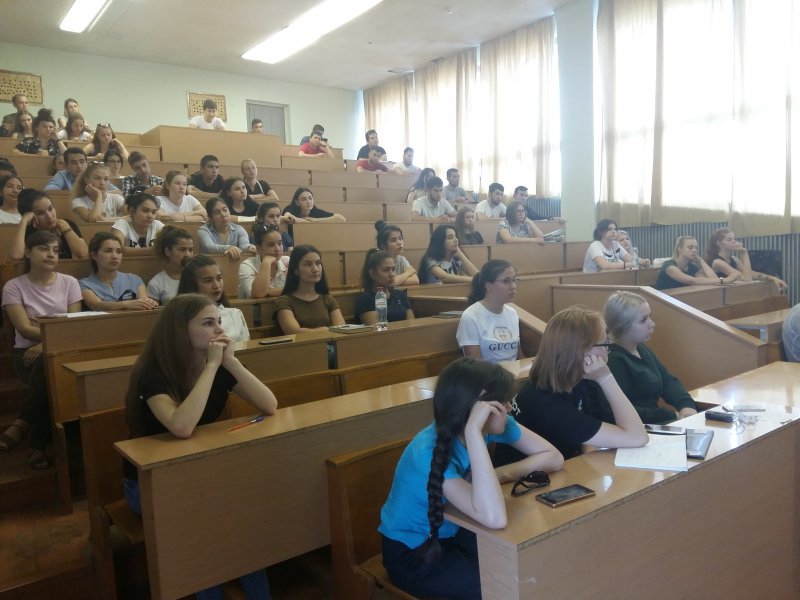 На историко-филологическом факультета УлГПУ прошла встреча декана со студентами, проживающими в общежитии
