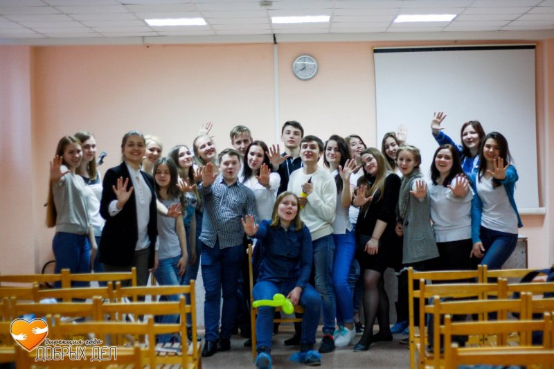 Студенты-волонтеры УлГПУ организовали для маленьких пациентов Ульяновской областной детской клинической больницы акцию «Больничный клоун»