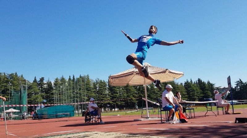 Студент УлГПУ Никита Котуков завоевал «золото» и «серебро» на Чемпионате России  по легкой атлетике
