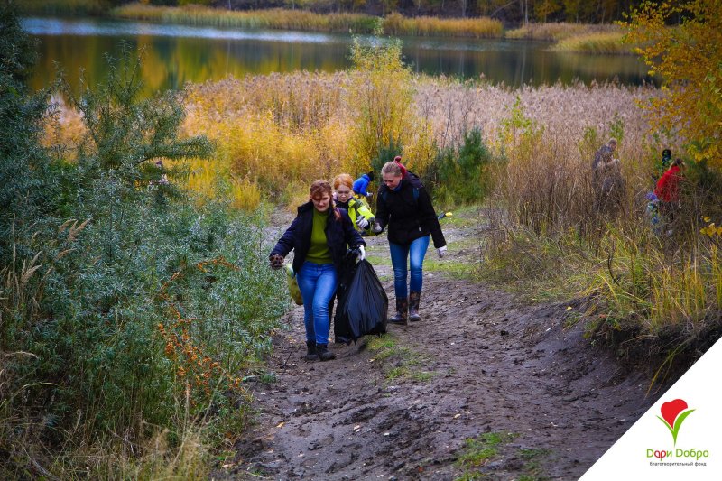 Студенты УлГПУ приняли участие в экологическом соревновании «Чистые игры» на Голубом озере	
