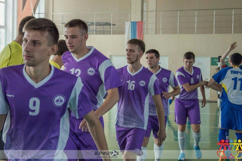 Студенты УлГПУ заняли призовые места на  Всероссийских соревнованиях по мини-футболу и стритболу