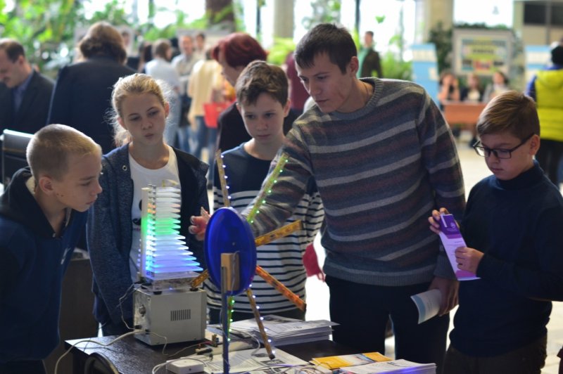 В связи с объявлением в школах Ульяновской области карантина, выставка летнего профильного отдыха «Университетский калейдоскоп» переносится