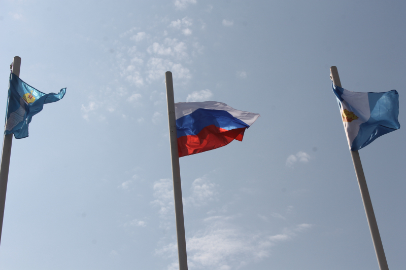 В УлГПУ с поднятия флага России открылась первая Университетская смена для учащихся из ЛНР    