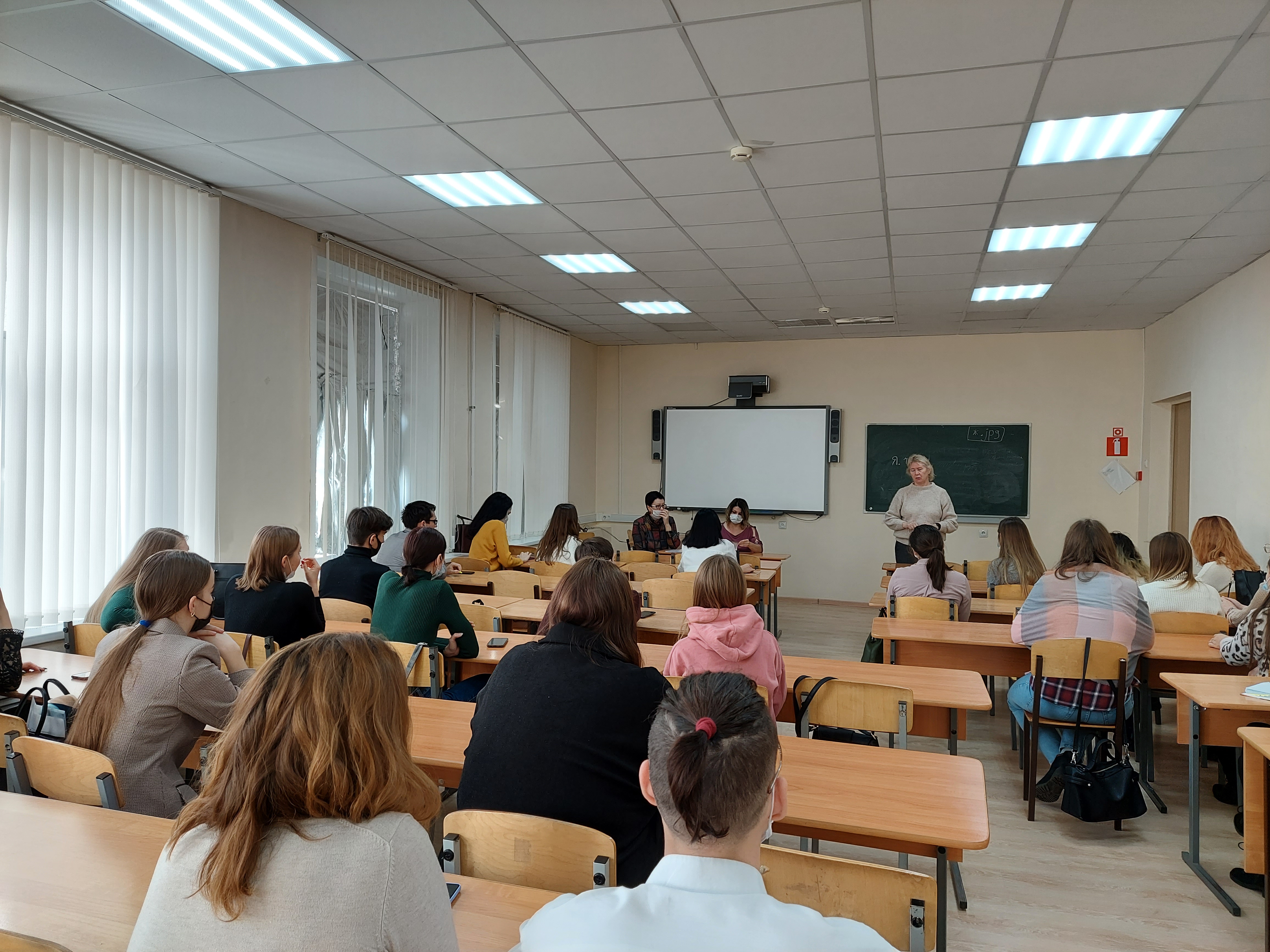 Центр содействия трудоустройству выпускников УлГПУ  начал цикл встреч выпускников 2022 года с потенциальными работодателями