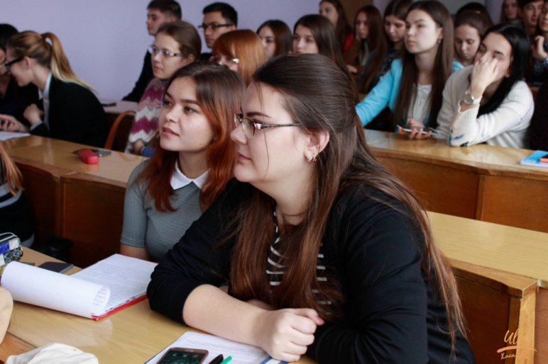 В университетских классах при УлГПУ  прошла встреча учащихся  с сотрудниками подразделения по делам несовершеннолетних УМВД России по Ульяновской области