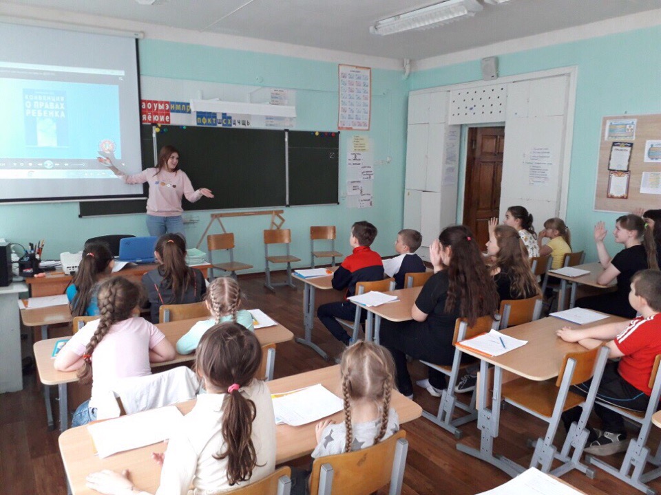   Члены Детской общественной палаты Ульяновской области   проводят акцию «Уроки права для детей младшего школьного возраста»