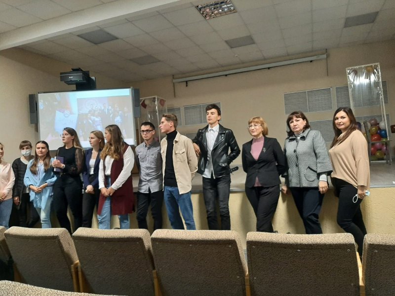 Студенты выпускной группы направления «Социальная работа» УлГПУ  провели для первокурсников открытое занятие, направленное на знакомство со студенческой жизнью